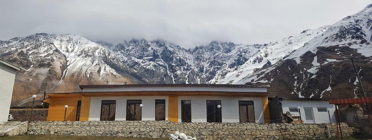 Hotel NOA Kazbegi Buitenkant foto